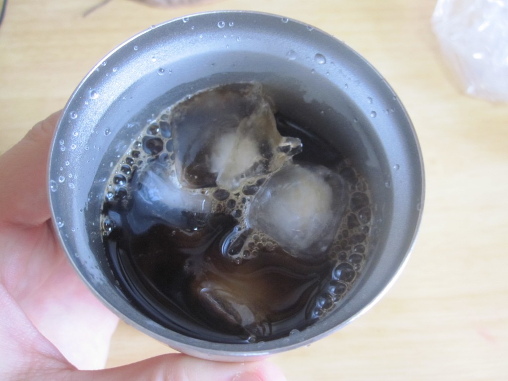 日中はアイスコーヒーの氷が溶けない
